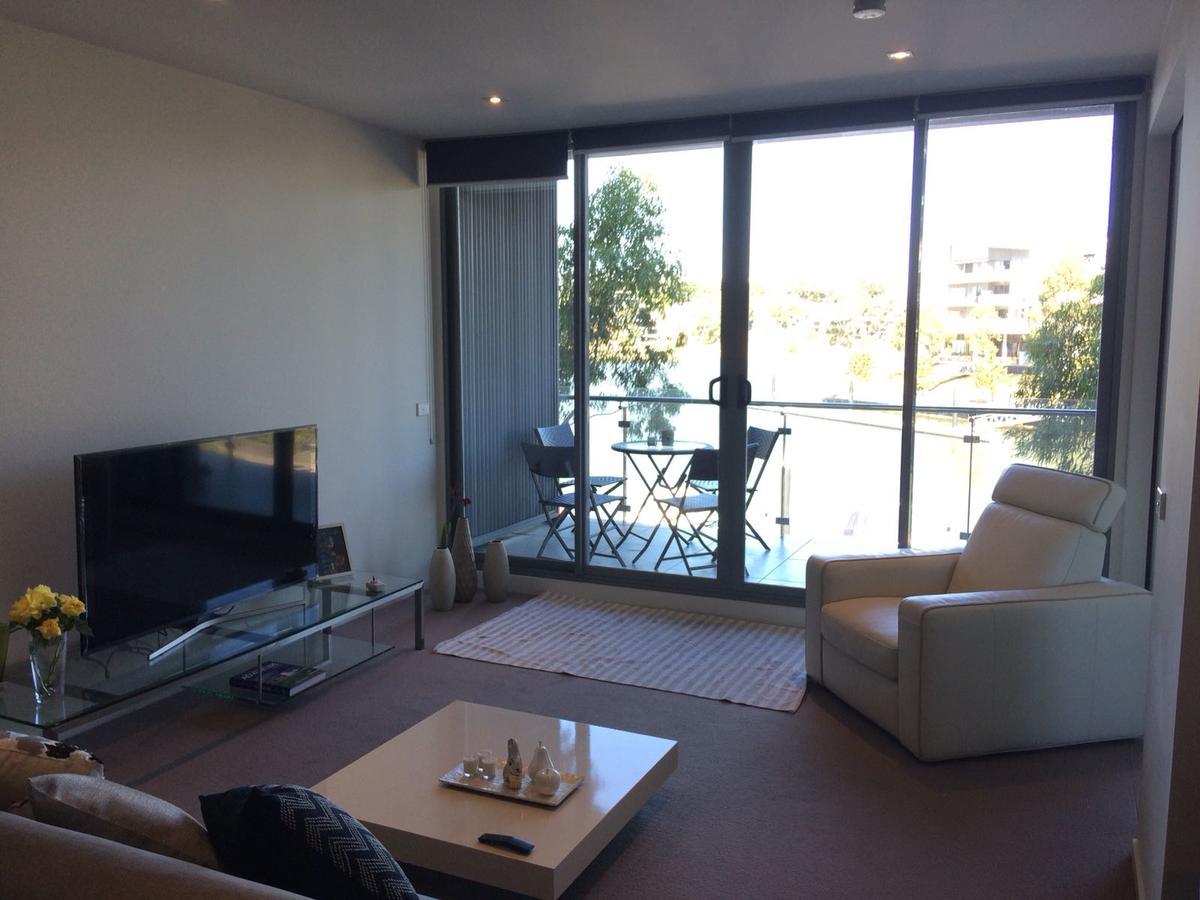 Marina View Apartment On The Maribyrnong River, Melbourne Kültér fotó