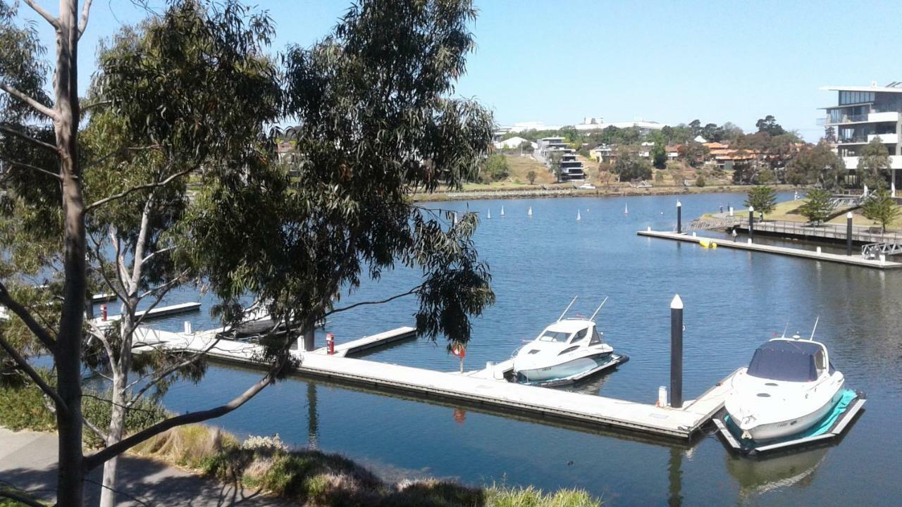Marina View Apartment On The Maribyrnong River, Melbourne Kültér fotó